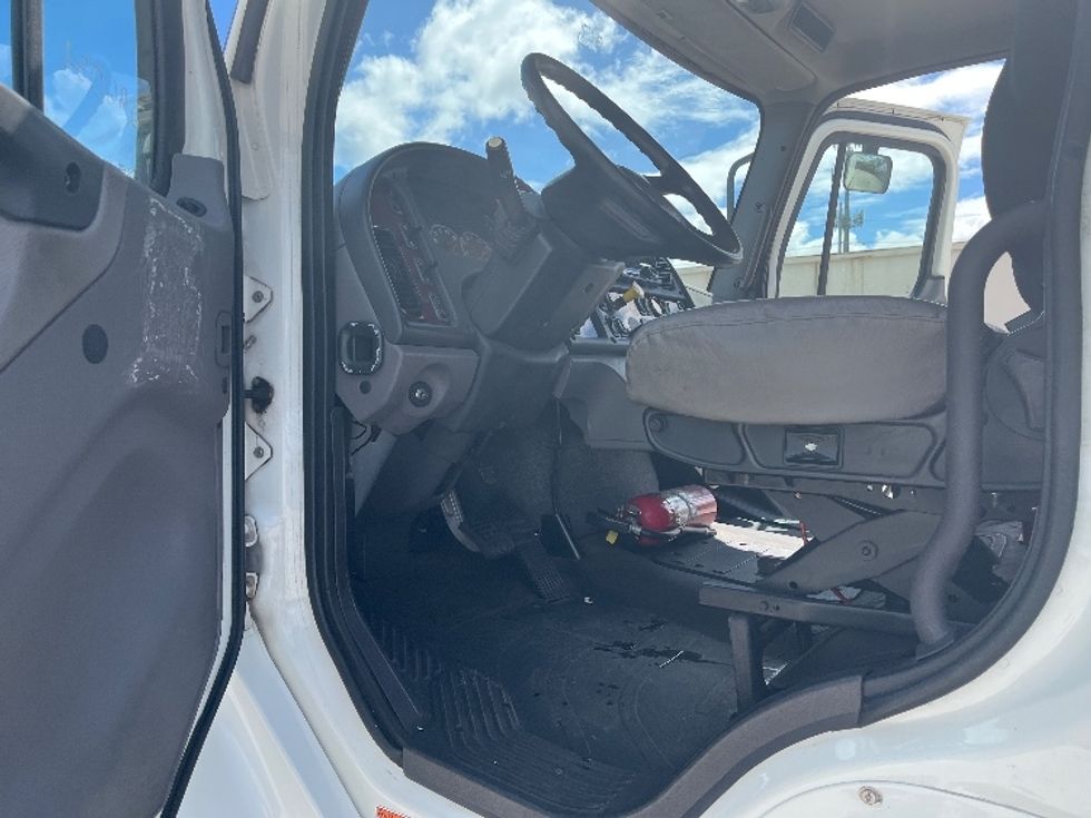 Medium Duty Box Truck-Light and Medium Duty Trucks-Freightliner-2019-M2-Tampa-FL-247,025\n\t\tmiles-$ 29,250 - Image 16