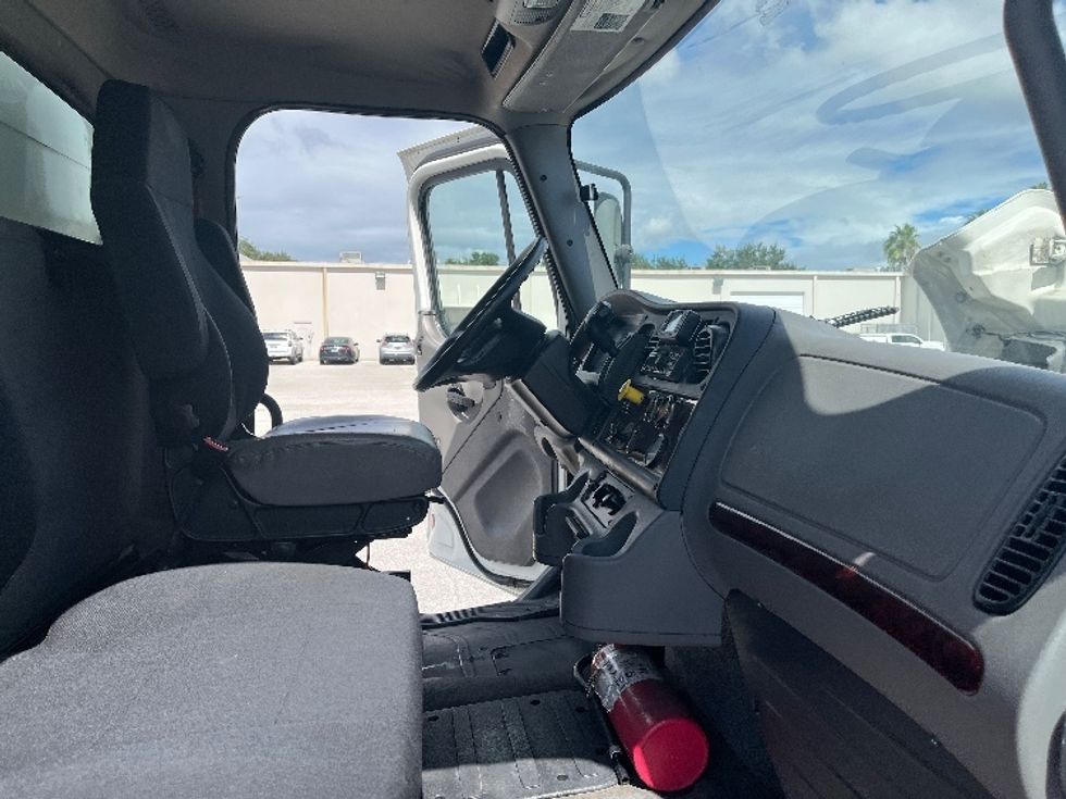 Medium Duty Box Truck-Light and Medium Duty Trucks-Freightliner-2019-M2-Tampa-FL-247,025\n\t\tmiles-$ 29,250 - Image 22