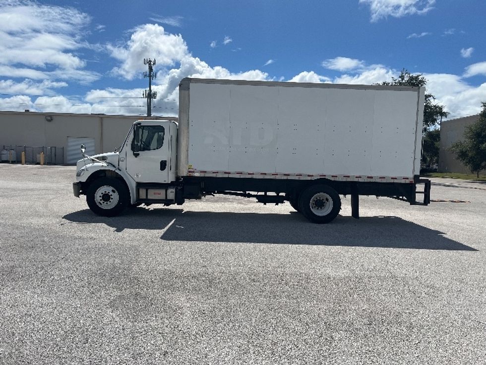Medium Duty Box Truck-Light and Medium Duty Trucks-Freightliner-2019-M2-Tampa-FL-247,025\n\t\tmiles-$ 29,250 - Image 4