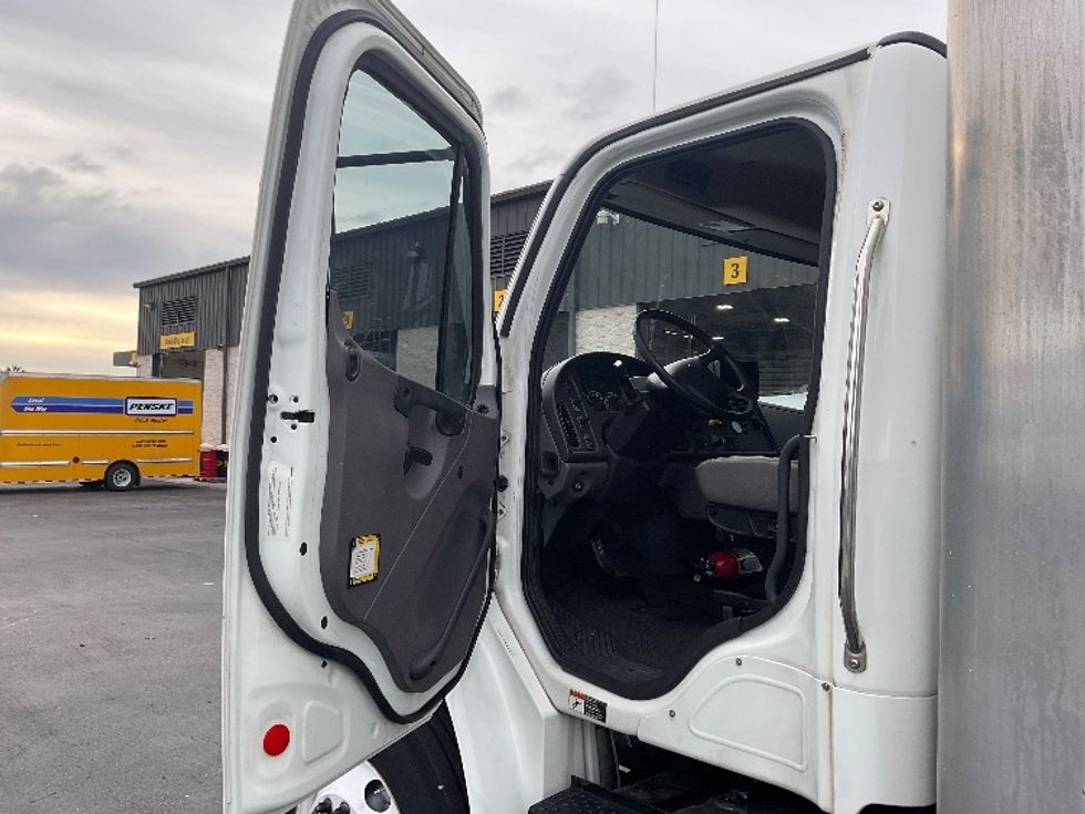 Medium Duty Box Truck-Light and Medium Duty Trucks-Freightliner-2019-M2-Tampa-FL-276,474\n\t\tmiles-$ 42,750 - Image 16