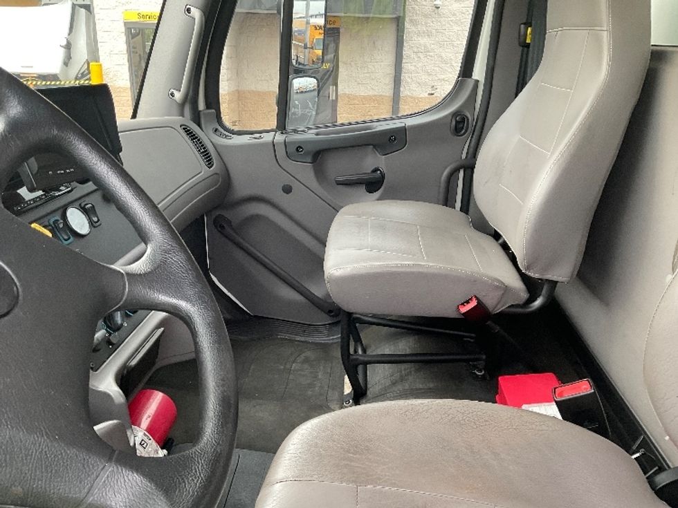 Medium Duty Box Truck-Light and Medium Duty Trucks-Freightliner-2019-M2-Tampa-FL-276,474\n\t\tmiles-$ 42,750 - Image 19