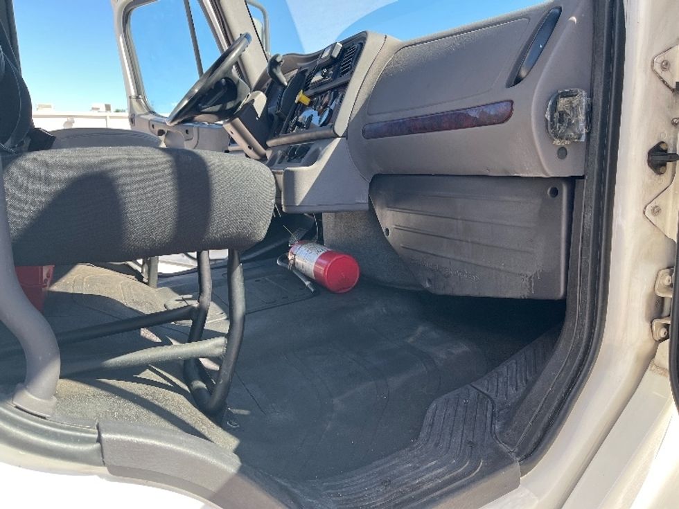 Medium Duty Box Truck-Light and Medium Duty Trucks-Freightliner-2019-M2-Tampa-FL-276,707\n\t\tmiles-$ 29,500 - Image 20