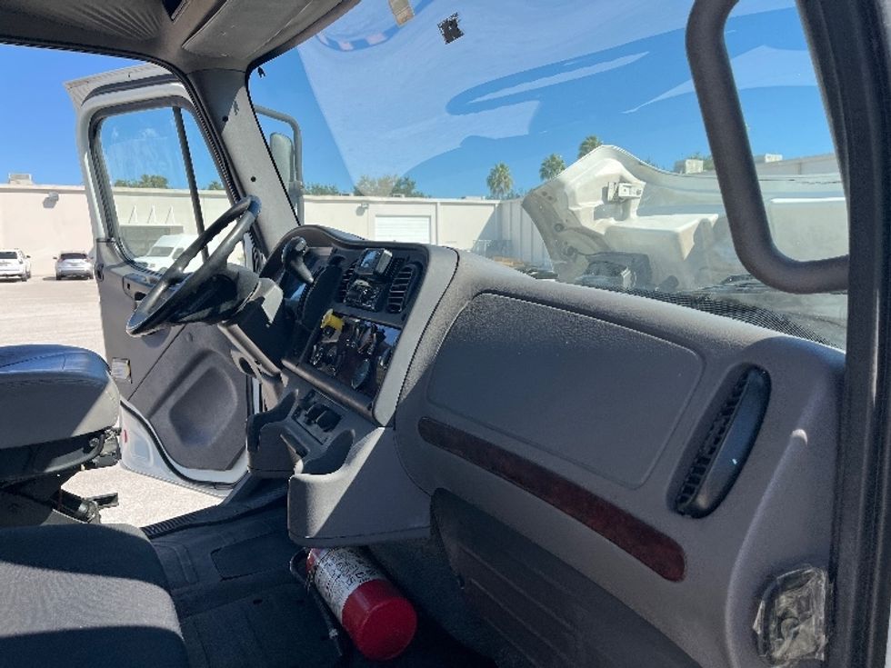 Medium Duty Box Truck-Light and Medium Duty Trucks-Freightliner-2019-M2-Tampa-FL-276,707\n\t\tmiles-$ 29,500 - Image 21