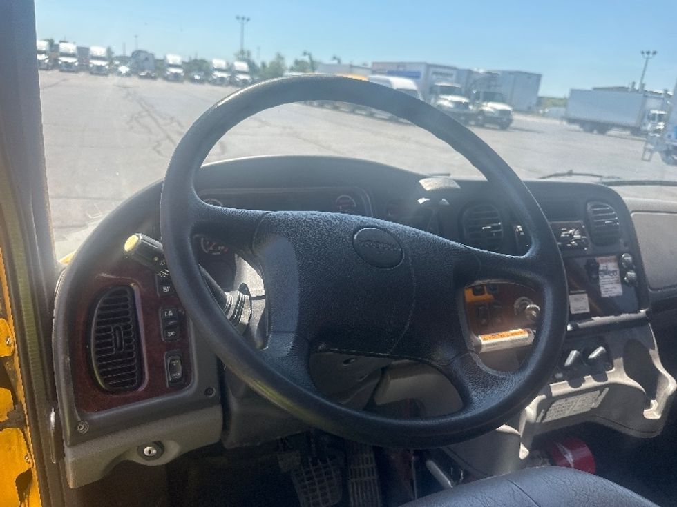 Medium Duty Box Truck-Light and Medium Duty Trucks-Freightliner-2019-M2-Toronto-ON-231,573\n\t\tkm-$ 70,000 - Image 18