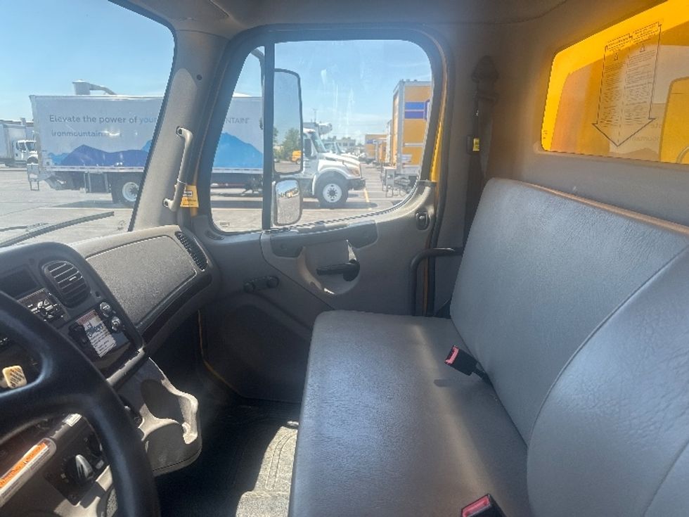Medium Duty Box Truck-Light and Medium Duty Trucks-Freightliner-2019-M2-Toronto-ON-231,573\n\t\tkm-$ 70,000 - Image 19