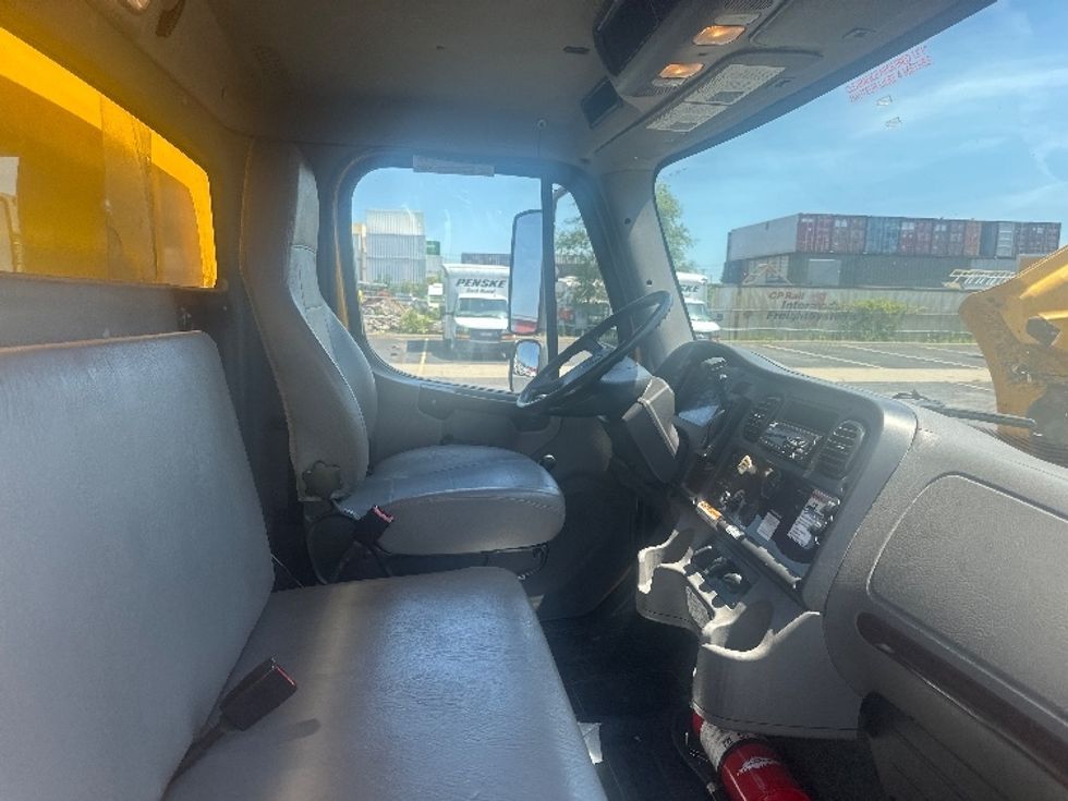 Medium Duty Box Truck-Light and Medium Duty Trucks-Freightliner-2019-M2-Toronto-ON-231,573\n\t\tkm-$ 70,000 - Image 22