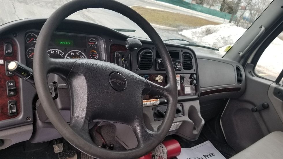 Medium Duty Box Truck-Light and Medium Duty Trucks-Freightliner-2019-M2-Toronto-ON-233,919\n\t\tkm-$ 70,250 - Image 17