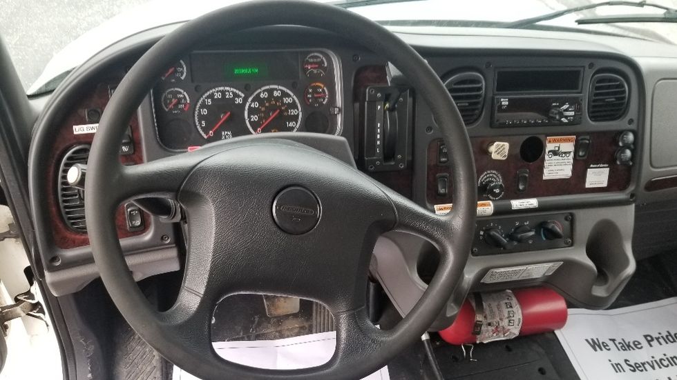 Medium Duty Box Truck-Light and Medium Duty Trucks-Freightliner-2019-M2-Toronto-ON-233,919\n\t\tkm-$ 70,250 - Image 18