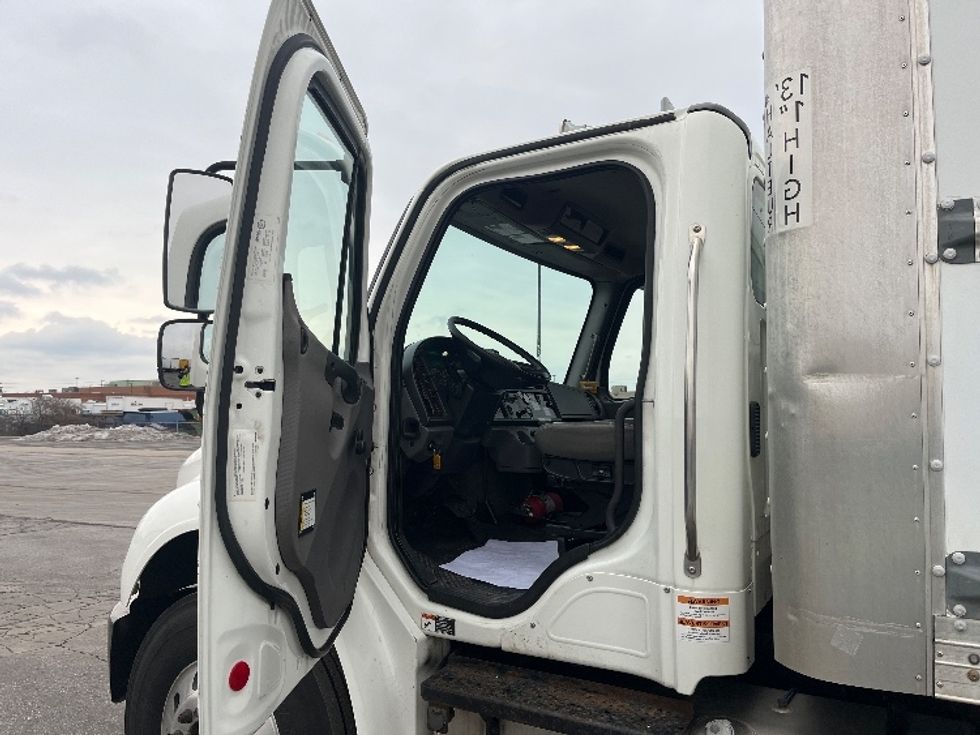 Medium Duty Box Truck-Light and Medium Duty Trucks-Freightliner-2019-M2-Toronto-ON-234,770\n\t\tkm-$ 70,250 - Image 16