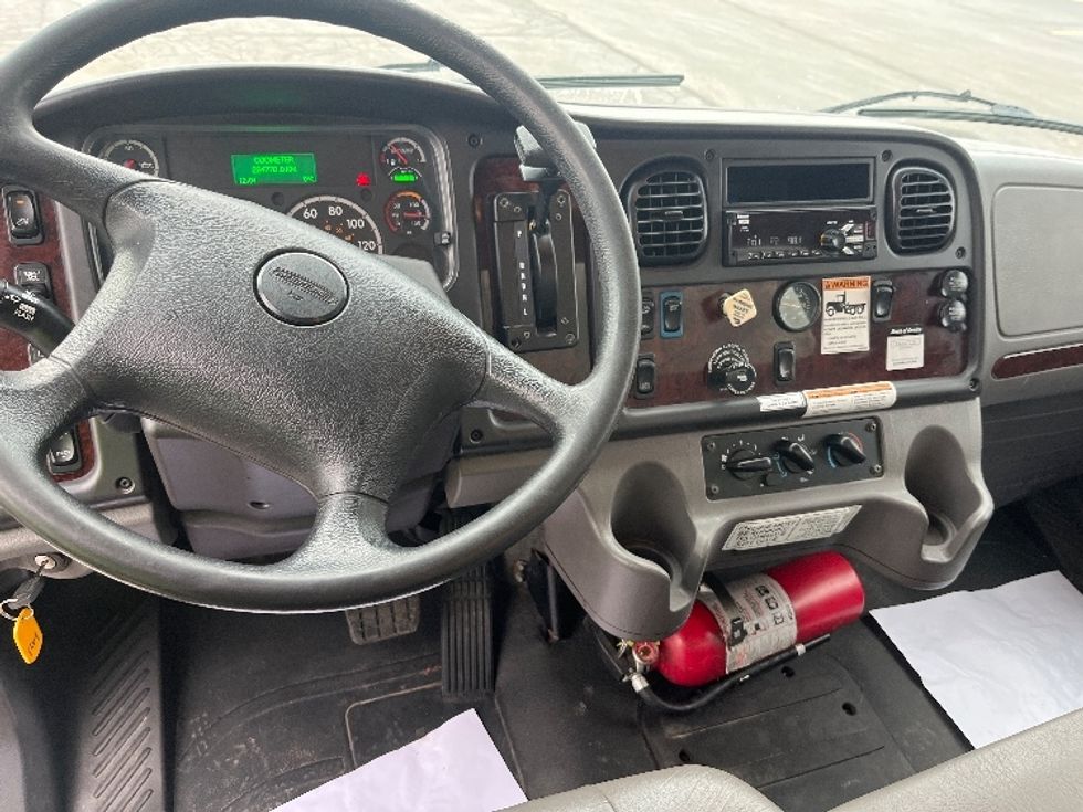 Medium Duty Box Truck-Light and Medium Duty Trucks-Freightliner-2019-M2-Toronto-ON-234,770\n\t\tkm-$ 70,250 - Image 18