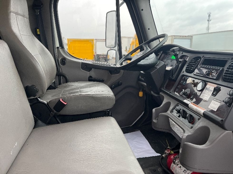 Medium Duty Box Truck-Light and Medium Duty Trucks-Freightliner-2019-M2-Toronto-ON-234,770\n\t\tkm-$ 70,250 - Image 22