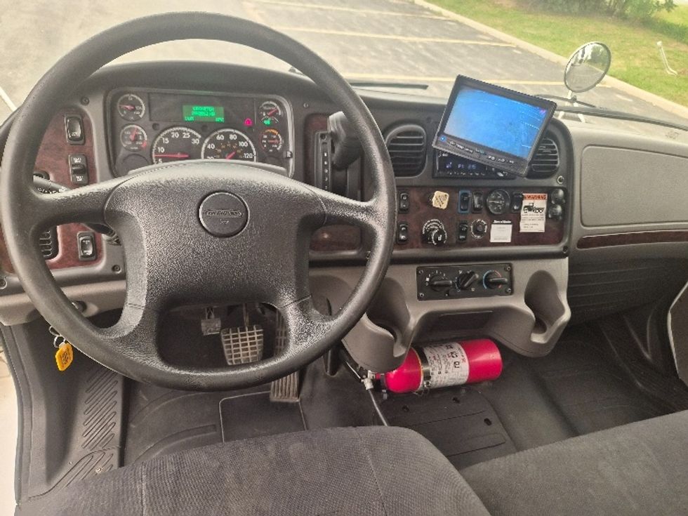 Medium Duty Box Truck-Light and Medium Duty Trucks-Freightliner-2019-M2-Toronto-ON-244,255\n\t\tkm-$ 66,500 - Image 18