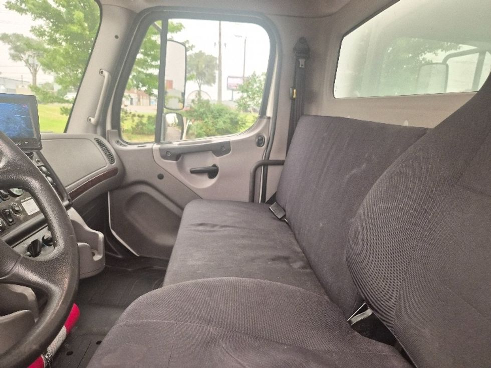 Medium Duty Box Truck-Light and Medium Duty Trucks-Freightliner-2019-M2-Toronto-ON-244,255\n\t\tkm-$ 66,500 - Image 19