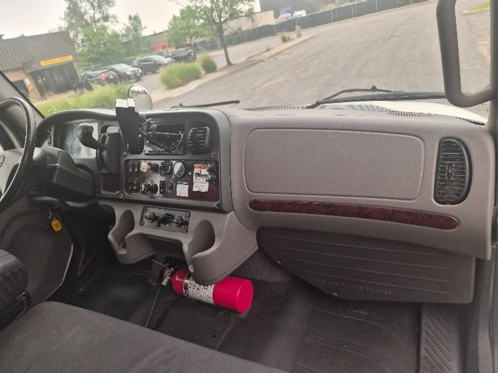 Medium Duty Box Truck-Light and Medium Duty Trucks-Freightliner-2019-M2-Toronto-ON-244,255\n\t\tkm-$ 66,500 - Image 21