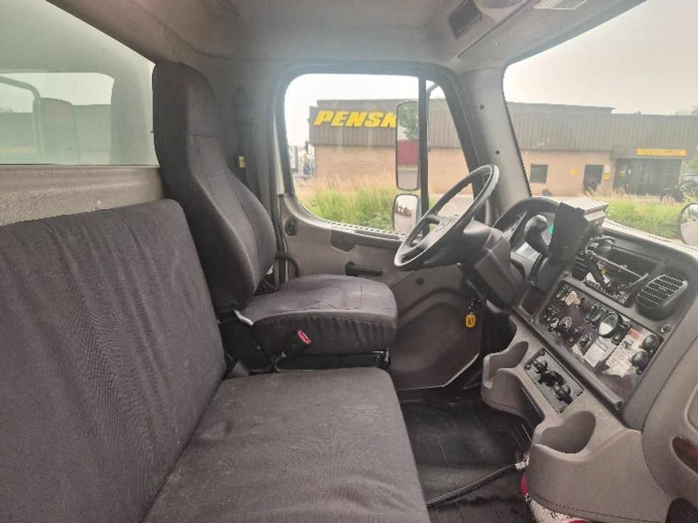 Medium Duty Box Truck-Light and Medium Duty Trucks-Freightliner-2019-M2-Toronto-ON-244,255\n\t\tkm-$ 66,500 - Image 22