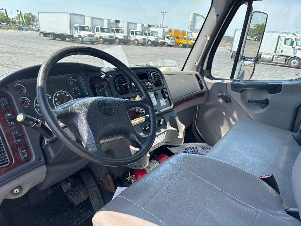 Medium Duty Box Truck-Light and Medium Duty Trucks-Freightliner-2019-M2-Toronto-ON-255,632\n\t\tkm-$ 61,000 - Image 17