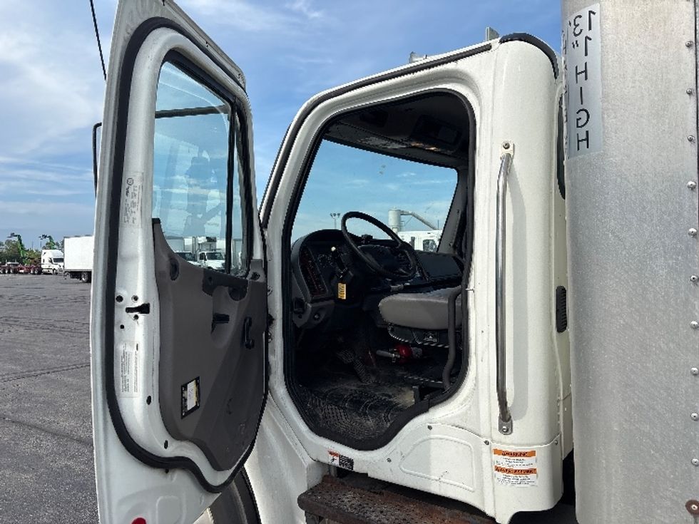 Medium Duty Box Truck-Light and Medium Duty Trucks-Freightliner-2019-M2-Toronto-ON-297,228\n\t\tkm-$ 56,500 - Image 16
