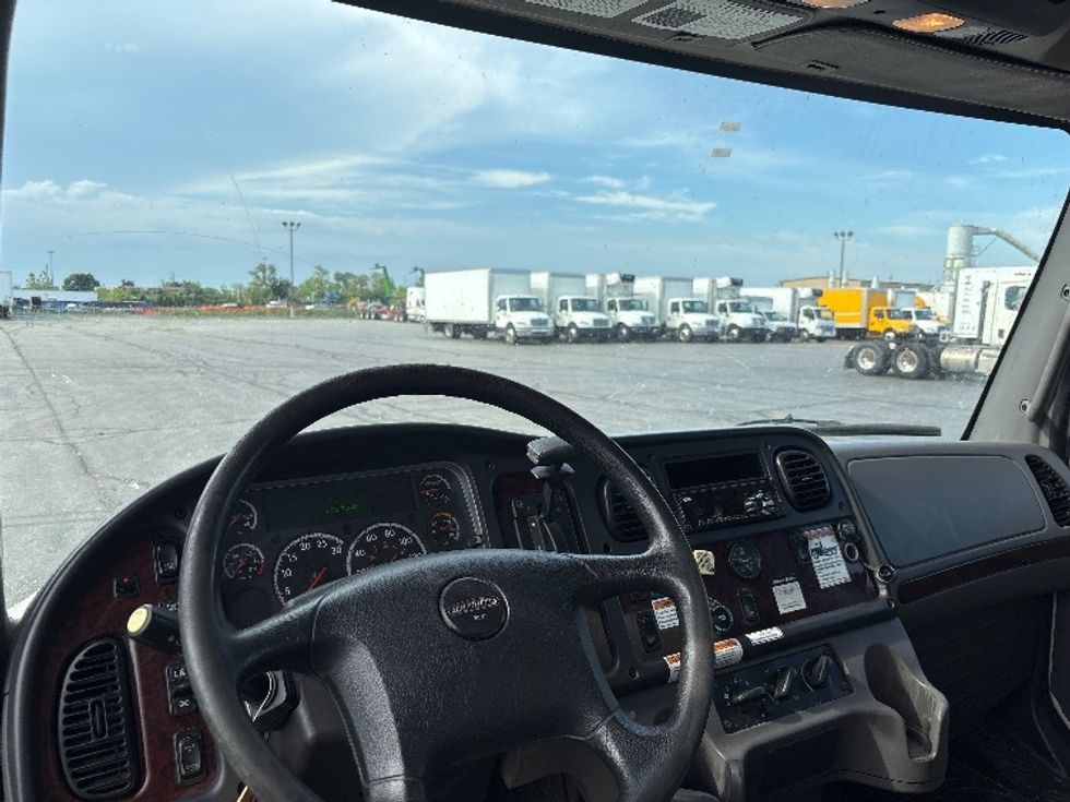 Medium Duty Box Truck-Light and Medium Duty Trucks-Freightliner-2019-M2-Toronto-ON-297,228\n\t\tkm-$ 56,500 - Image 18