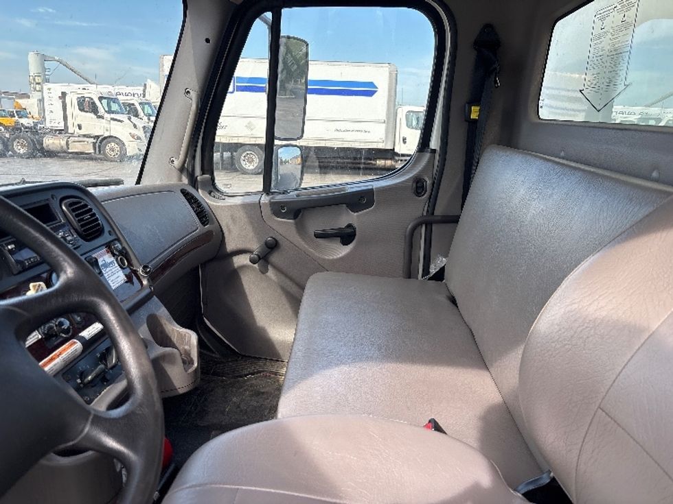 Medium Duty Box Truck-Light and Medium Duty Trucks-Freightliner-2019-M2-Toronto-ON-297,228\n\t\tkm-$ 56,500 - Image 19