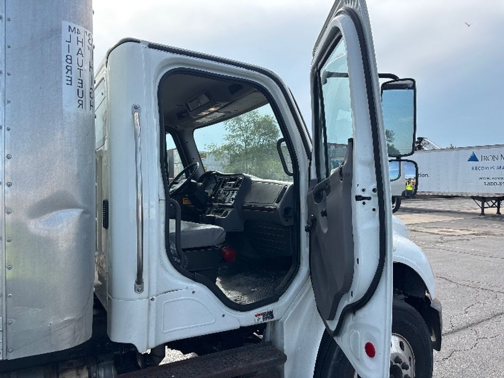 Medium Duty Box Truck-Light and Medium Duty Trucks-Freightliner-2019-M2-Toronto-ON-297,228\n\t\tkm-$ 56,500 - Image 20
