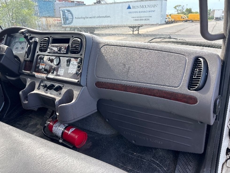 Medium Duty Box Truck-Light and Medium Duty Trucks-Freightliner-2019-M2-Toronto-ON-297,228\n\t\tkm-$ 56,500 - Image 21