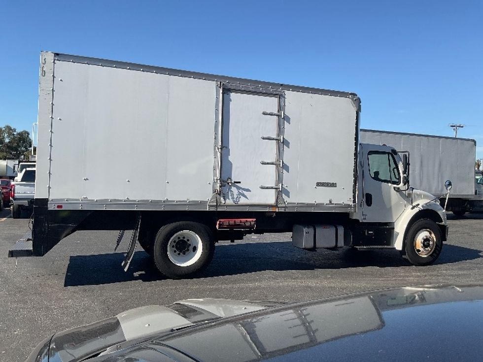 Medium Duty Box Truck-Light and Medium Duty Trucks-Freightliner-2019-M2-Torrance-CA-103,715\n\t\tmiles-$ 43,000 - Image 15