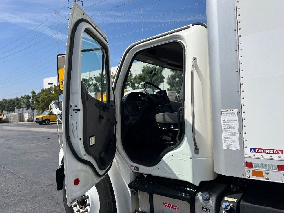 Medium Duty Box Truck-Light and Medium Duty Trucks-Freightliner-2019-M2-Torrance-CA-103,775\n\t\tmiles-$ 60,000 - Image 16