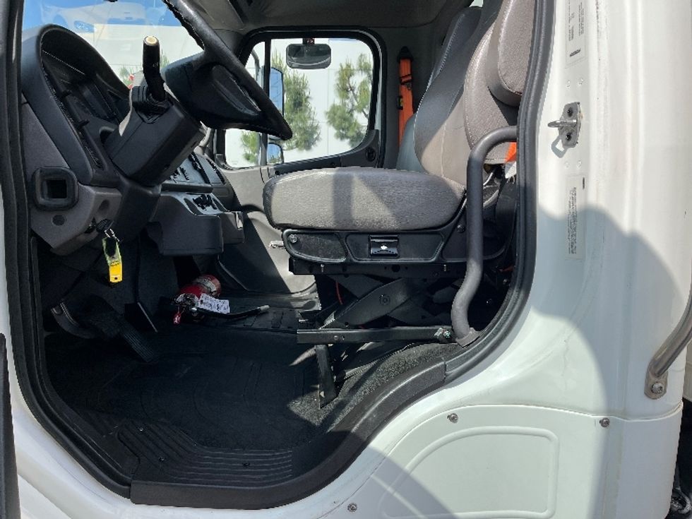 Medium Duty Box Truck-Light and Medium Duty Trucks-Freightliner-2019-M2-Torrance-CA-103,775\n\t\tmiles-$ 60,000 - Image 17