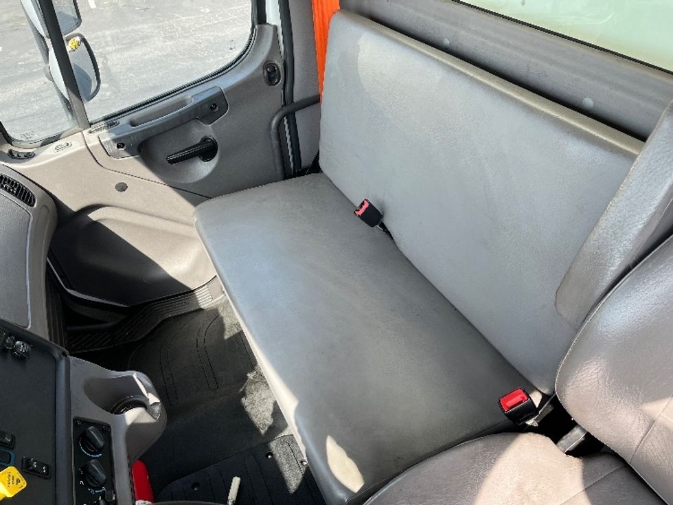 Medium Duty Box Truck-Light and Medium Duty Trucks-Freightliner-2019-M2-Torrance-CA-103,775\n\t\tmiles-$ 60,000 - Image 19