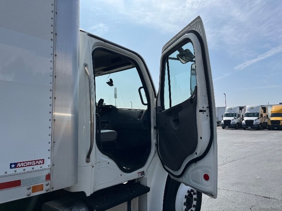 Medium Duty Box Truck-Light and Medium Duty Trucks-Freightliner-2019-M2-Torrance-CA-103,775\n\t\tmiles-$ 60,000 - Image 20