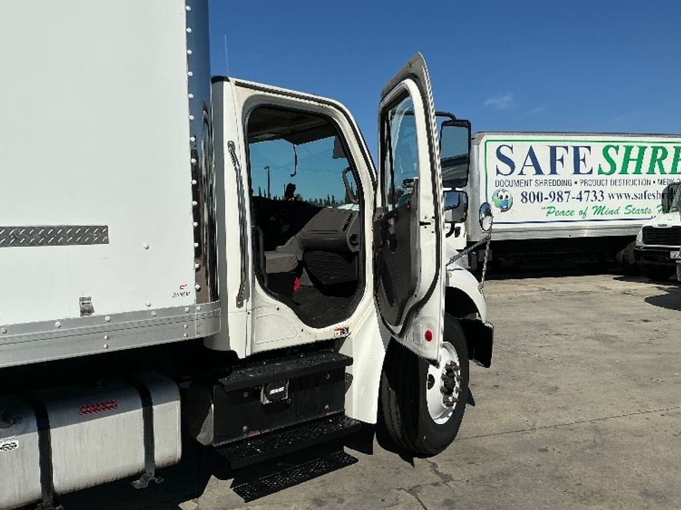Medium Duty Box Truck-Light and Medium Duty Trucks-Freightliner-2019-M2-Torrance-CA-105,981\n\t\tmiles-$ 41,750 - Image 16