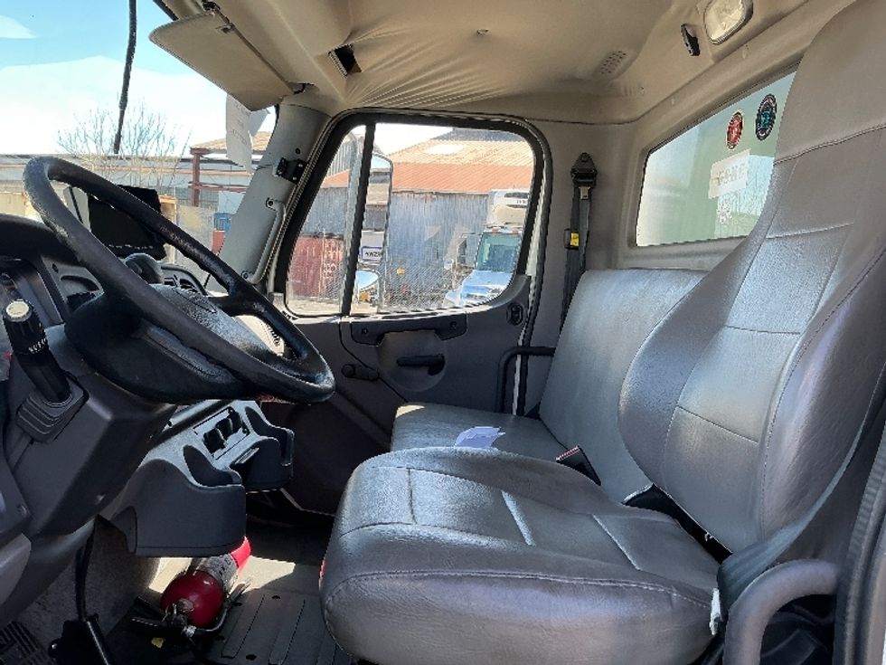 Medium Duty Box Truck-Light and Medium Duty Trucks-Freightliner-2019-M2-Torrance-CA-105,981\n\t\tmiles-$ 41,750 - Image 19