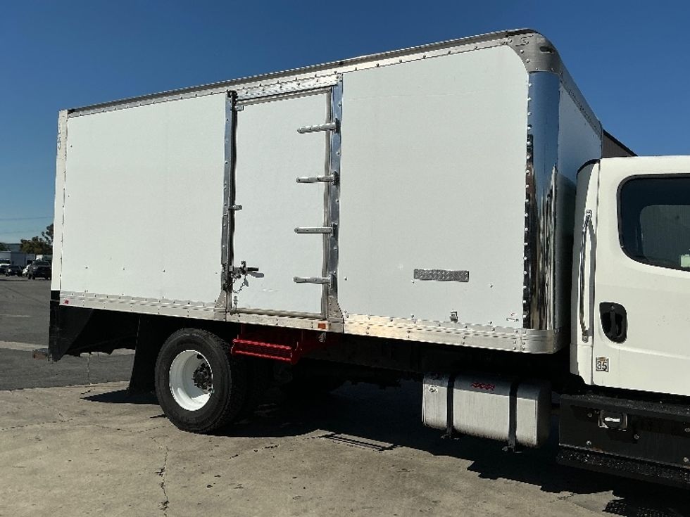 Medium Duty Box Truck-Light and Medium Duty Trucks-Freightliner-2019-M2-Torrance-CA-105,981\n\t\tmiles-$ 41,750 - Image 25