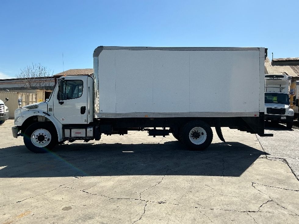Medium Duty Box Truck-Light and Medium Duty Trucks-Freightliner-2019-M2-Torrance-CA-105,981\n\t\tmiles-$ 41,750 - Image 4