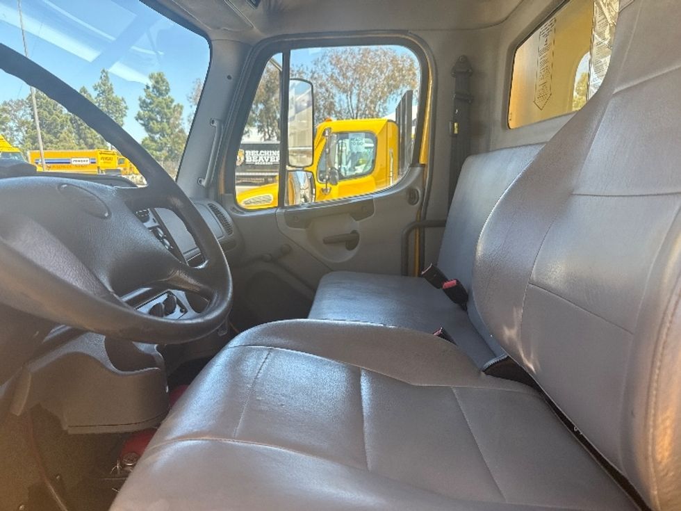 Medium Duty Box Truck-Light and Medium Duty Trucks-Freightliner-2019-M2-Torrance-CA-110,425\n\t\tmiles-$ 61,500 - Image 15