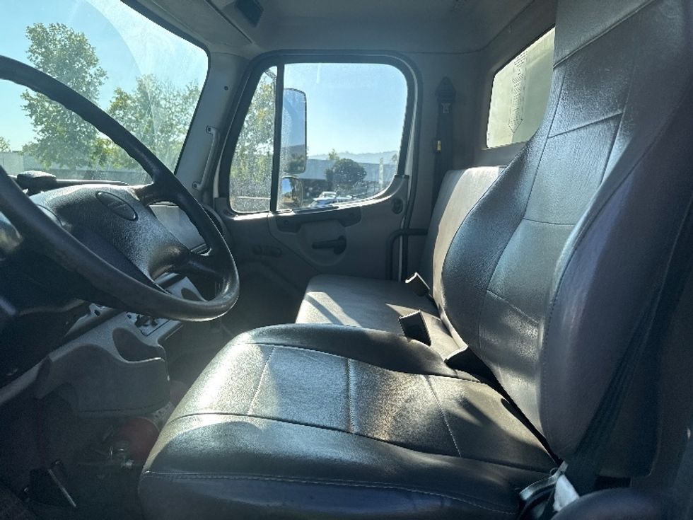 Medium Duty Box Truck-Light and Medium Duty Trucks-Freightliner-2019-M2-Torrance-CA-121,568\n\t\tmiles-$ 60,500 - Image 17