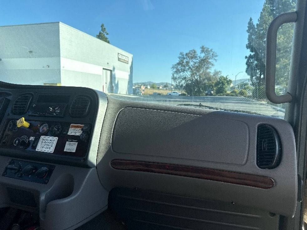 Medium Duty Box Truck-Light and Medium Duty Trucks-Freightliner-2019-M2-Torrance-CA-121,568\n\t\tmiles-$ 60,500 - Image 21
