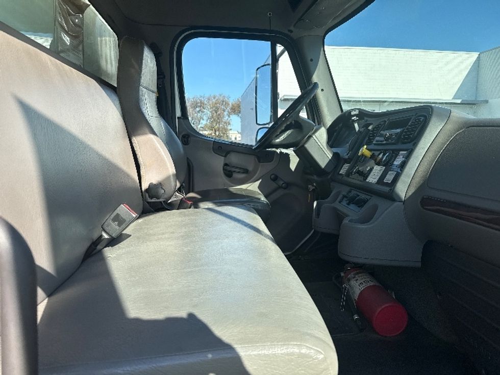 Medium Duty Box Truck-Light and Medium Duty Trucks-Freightliner-2019-M2-Torrance-CA-121,568\n\t\tmiles-$ 60,500 - Image 22