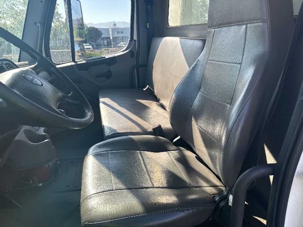 Medium Duty Box Truck-Light and Medium Duty Trucks-Freightliner-2019-M2-Torrance-CA-121,568\n\t\tmiles-$ 60,500 - Image 25