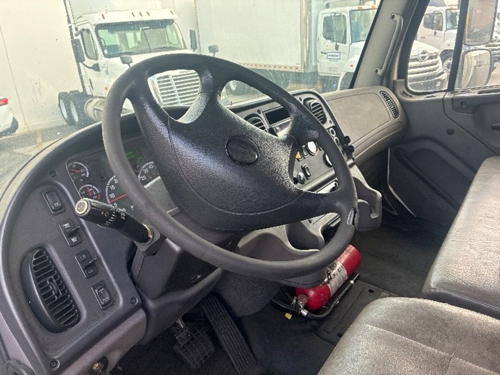 Medium Duty Box Truck-Light and Medium Duty Trucks-Freightliner-2019-M2-Torrance-CA-123,157\n\t\tmiles-$ 57,000 - Image 16