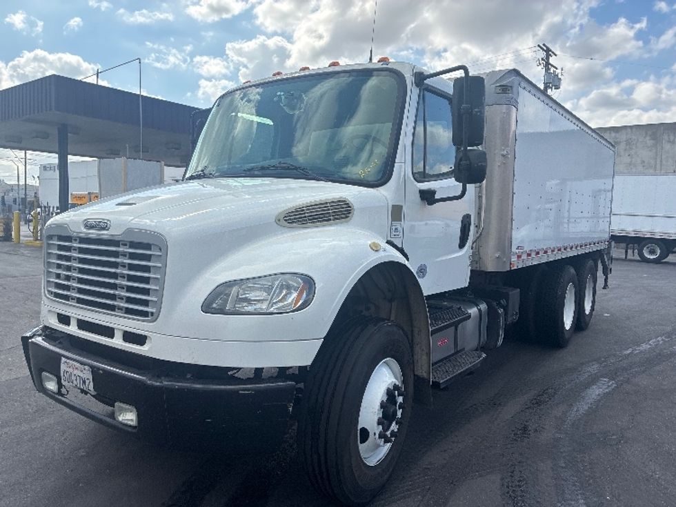 Medium Duty Box Truck-Light and Medium Duty Trucks-Freightliner-2019-M2-Torrance-CA-123,157\n\t\tmiles-$ 57,000 - Image 3