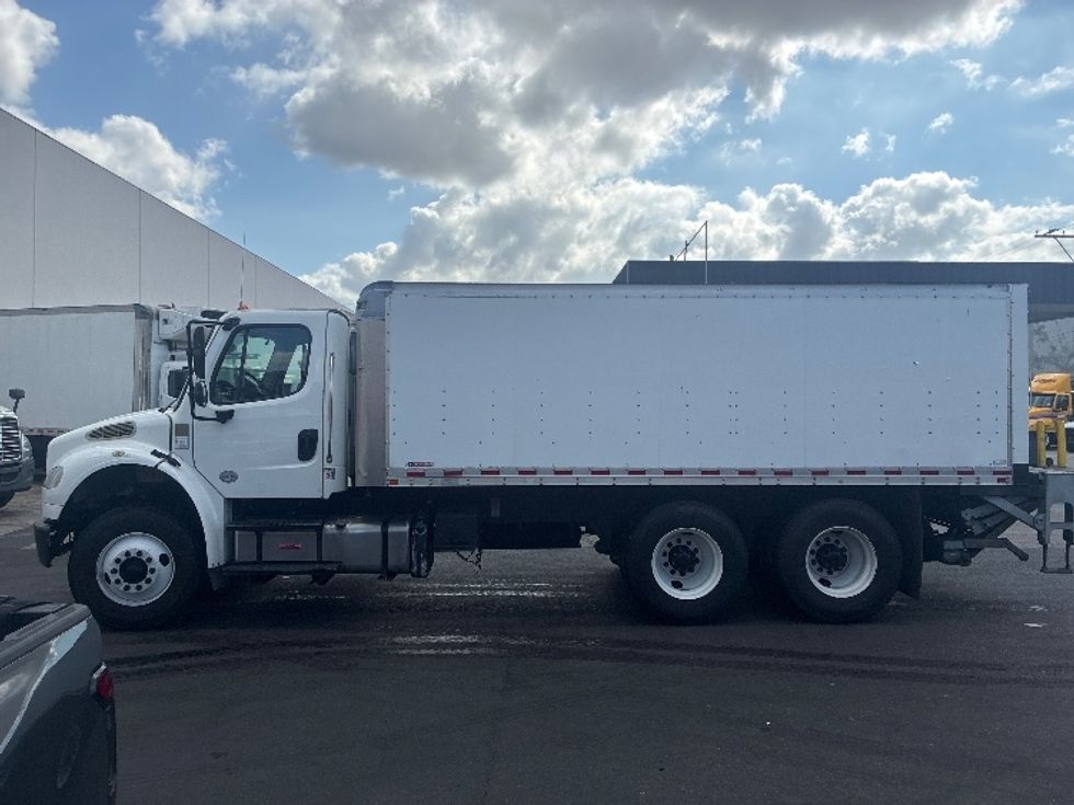 Medium Duty Box Truck-Light and Medium Duty Trucks-Freightliner-2019-M2-Torrance-CA-123,157\n\t\tmiles-$ 57,000 - Image 4