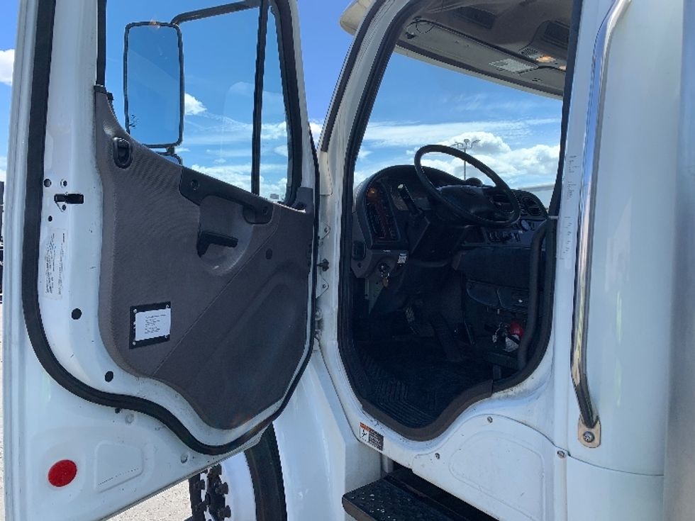 Medium Duty Box Truck-Light and Medium Duty Trucks-Freightliner-2019-M2-Torrance-CA-124,368\n\t\tmiles-$ 59,250 - Image 16