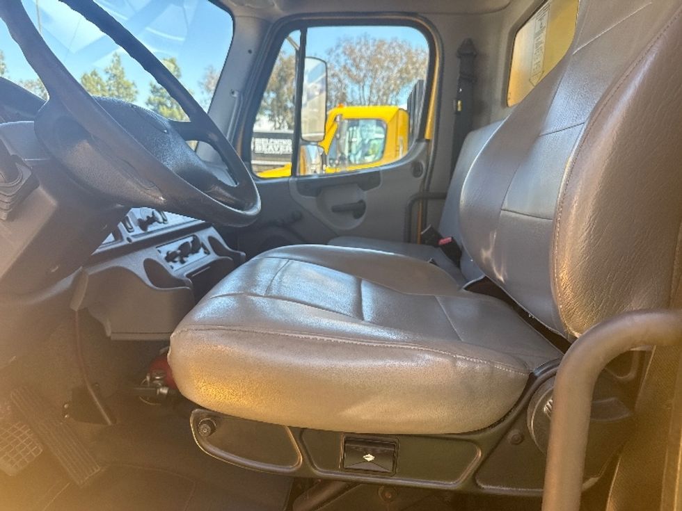 Medium Duty Box Truck-Light and Medium Duty Trucks-Freightliner-2019-M2-Torrance-CA-124,944\n\t\tmiles-$ 60,250 - Image 16