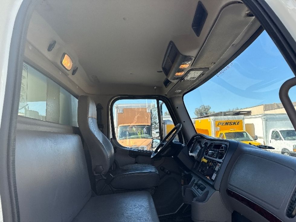 Medium Duty Box Truck-Light and Medium Duty Trucks-Freightliner-2019-M2-Torrance-CA-124,944\n\t\tmiles-$ 60,250 - Image 18