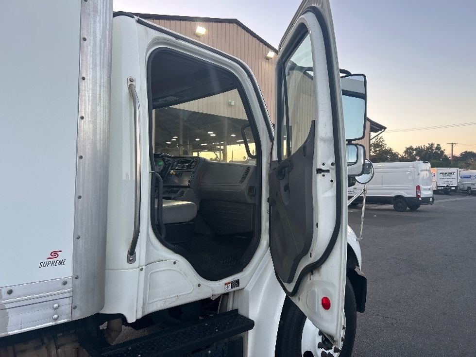 Medium Duty Box Truck-Light and Medium Duty Trucks-Freightliner-2019-M2-Torrance-CA-126,220\n\t\tmiles-$ 47,750 - Image 20
