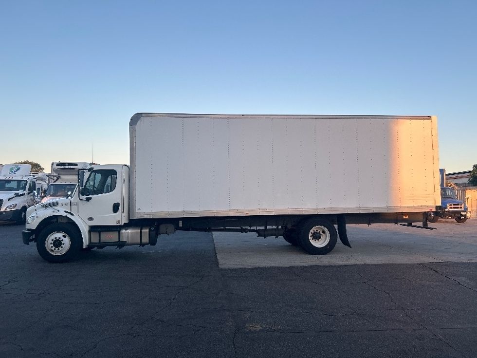 Medium Duty Box Truck-Light and Medium Duty Trucks-Freightliner-2019-M2-Torrance-CA-126,220\n\t\tmiles-$ 47,750 - Image 4