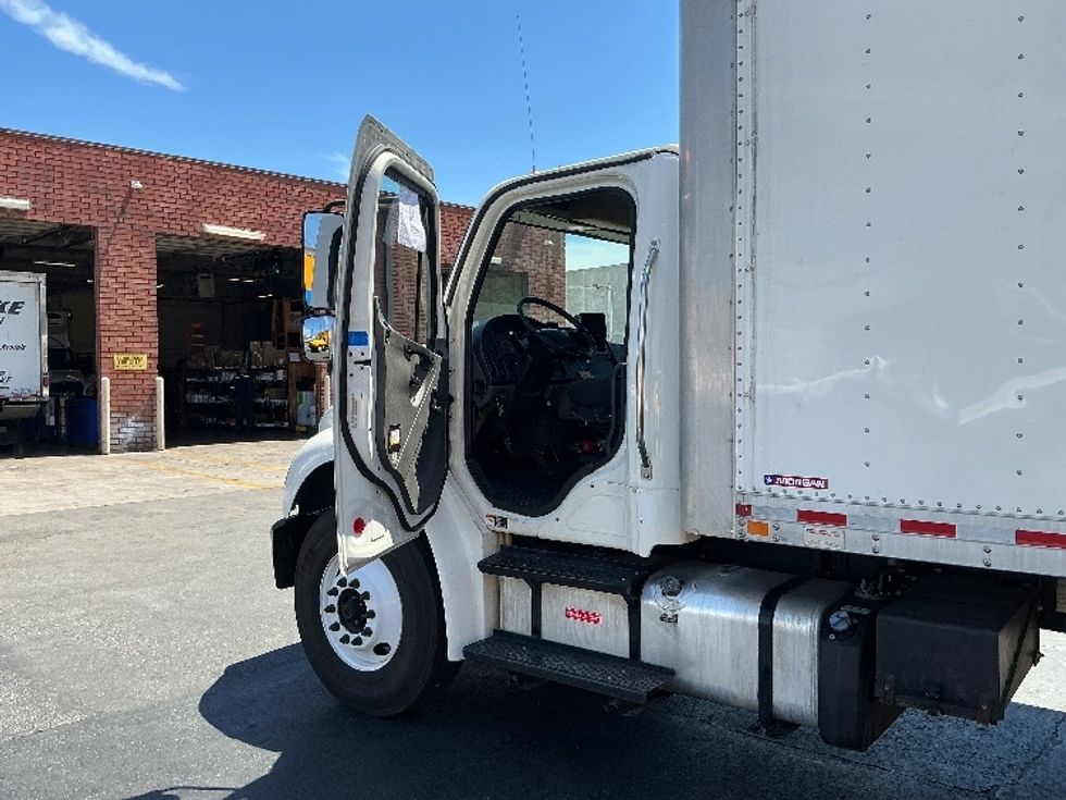 Medium Duty Box Truck-Light and Medium Duty Trucks-Freightliner-2019-M2-Torrance-CA-128,793\n\t\tmiles-$ 55,000 - Image 16