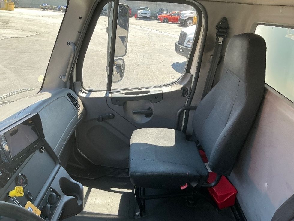 Medium Duty Box Truck-Light and Medium Duty Trucks-Freightliner-2019-M2-Torrance-CA-128,793\n\t\tmiles-$ 55,000 - Image 19