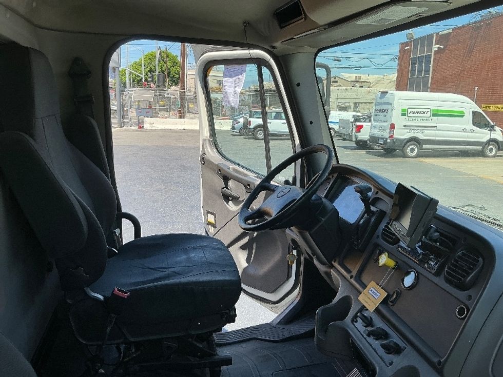 Medium Duty Box Truck-Light and Medium Duty Trucks-Freightliner-2019-M2-Torrance-CA-128,793\n\t\tmiles-$ 55,000 - Image 21